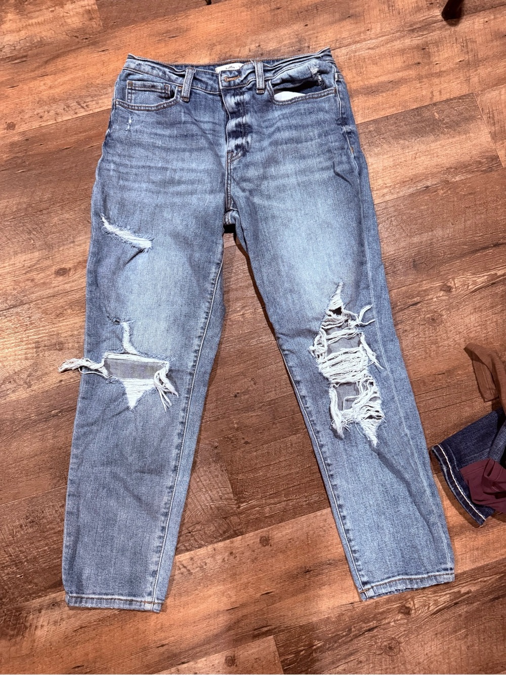 Distressed high rise Ankle Jean- Light Blue